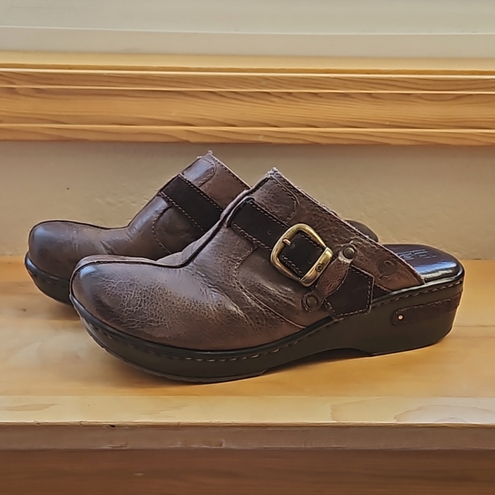Women's Born Brown Leather Clogs